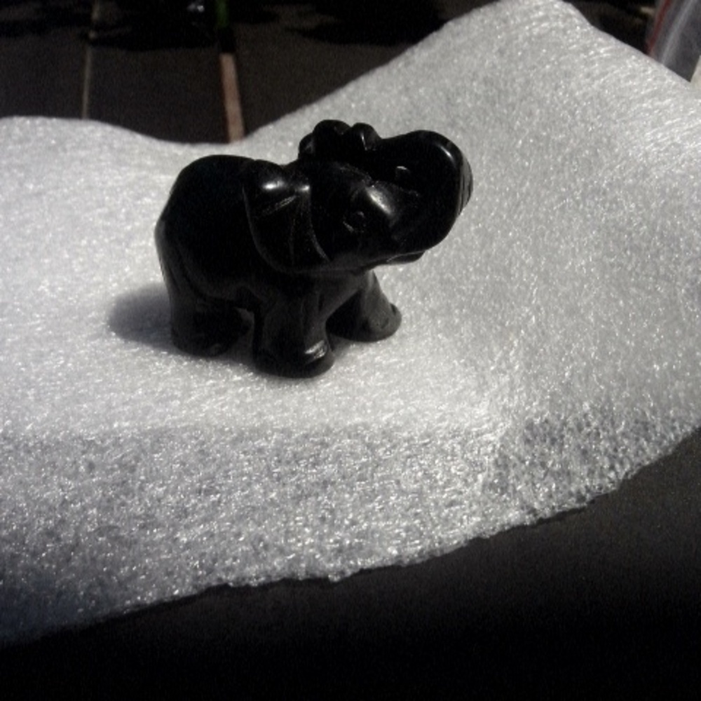 Lg blk elephant